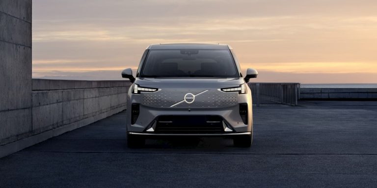 Volvo releases the EM90 electric minivan with over 450 miles range