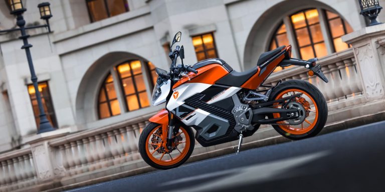 99 MPH Yadea Kemper electric motorcycle offers 10-min charging