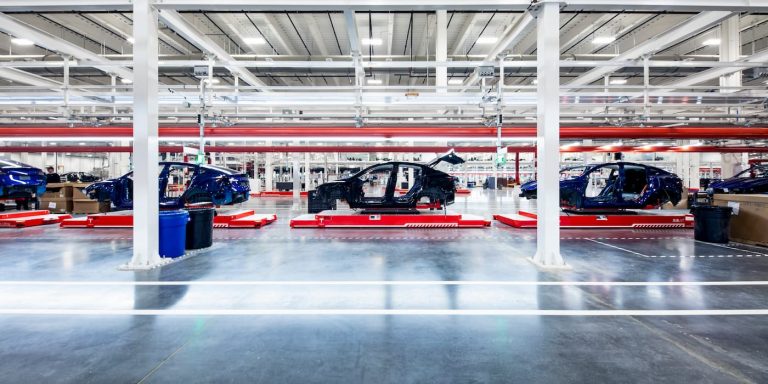 Tesla poaches manufacturing quality executive from Stellantis | Electrek