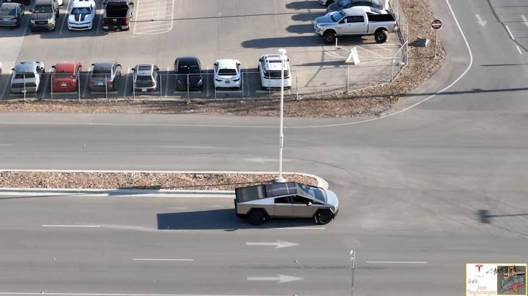 Tesla Cybertruck turning radius looks insane in recent footage