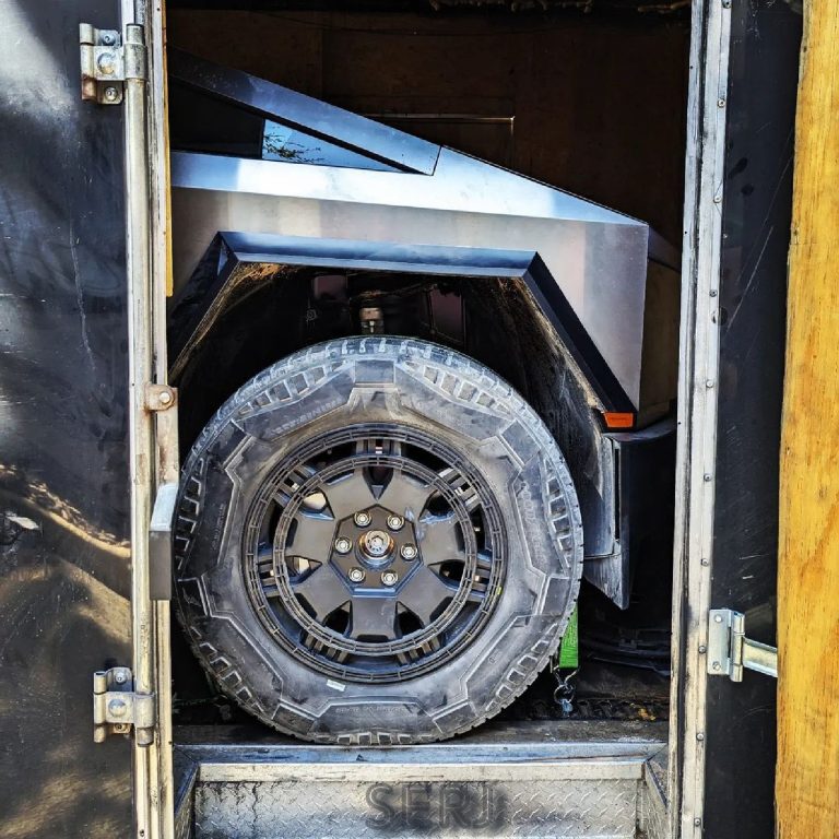 Tesla Cybertruck sighings hint that initial production is ramping